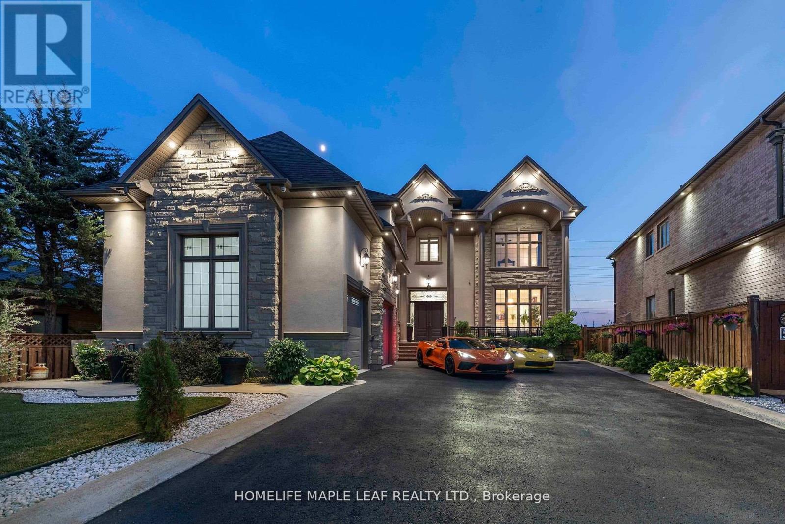 7588 Redstone Rd, Mississauga, ON L4T 2B9