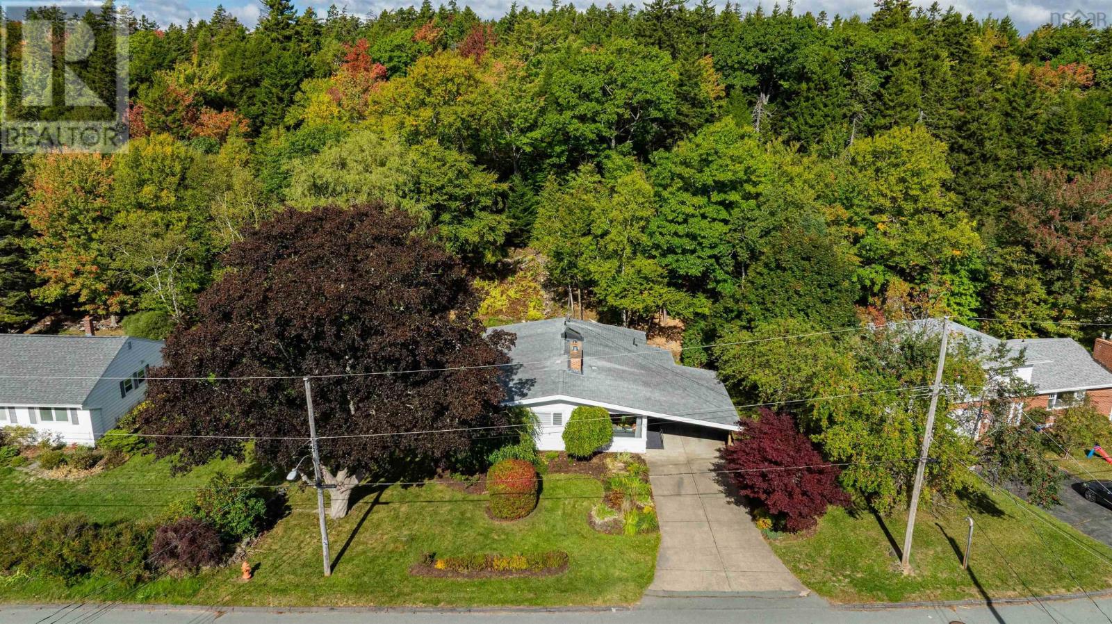 39 Lodge Dr, Halifax, NS B3M 2G6