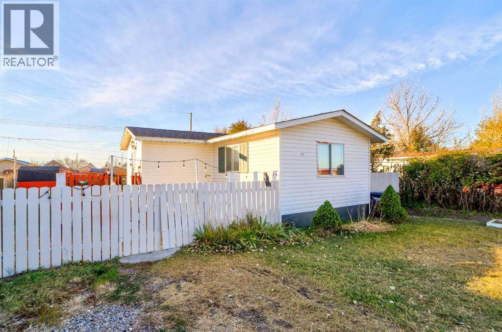 11 Street Unit 112, Fort Macleod, AB T0L 0Z0
