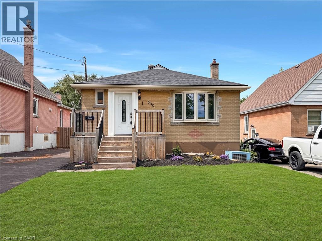 300 E 32nd St, Hamilton, ON L8V 3S7