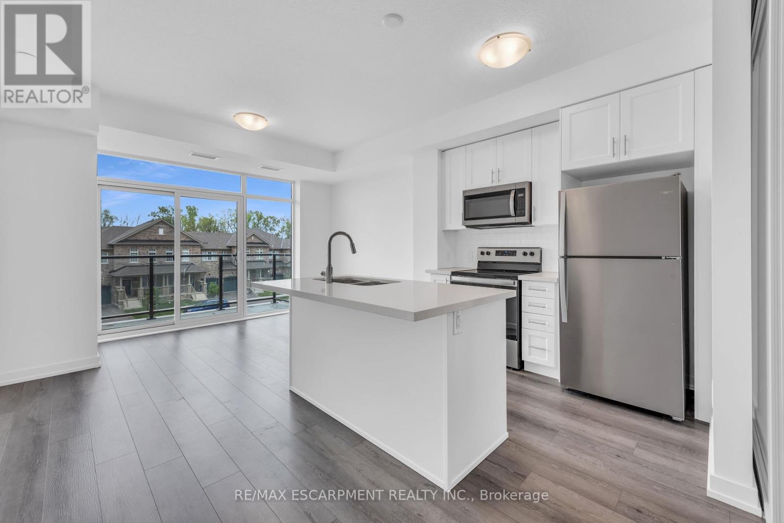 220 470 Dundas St E, Hamilton Waterdown, ON L0R 2H4