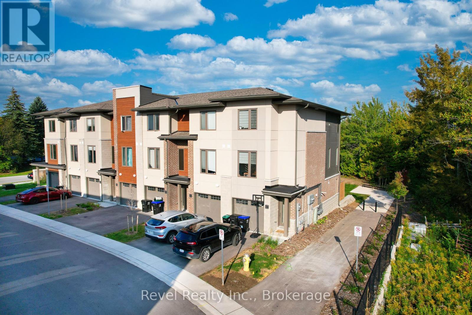 14 Winters Cres, Collingwood, ON L9Y 5T1