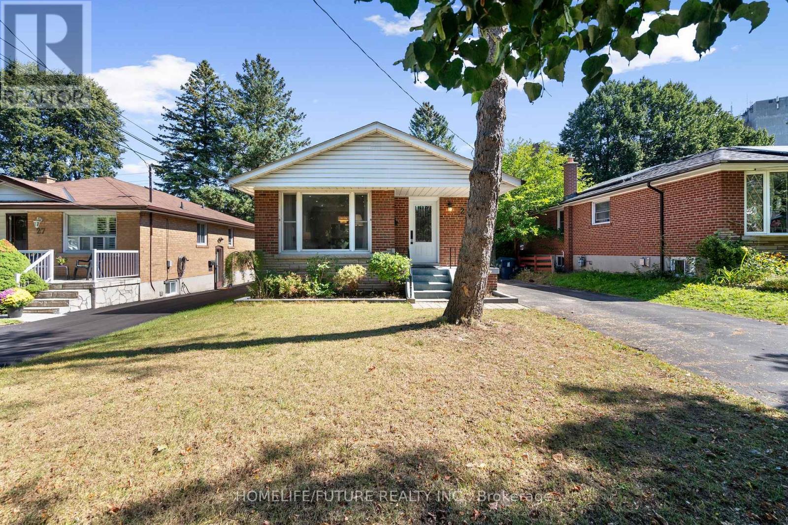 25 Peking Rd, Toronto, ON M1J 2X2