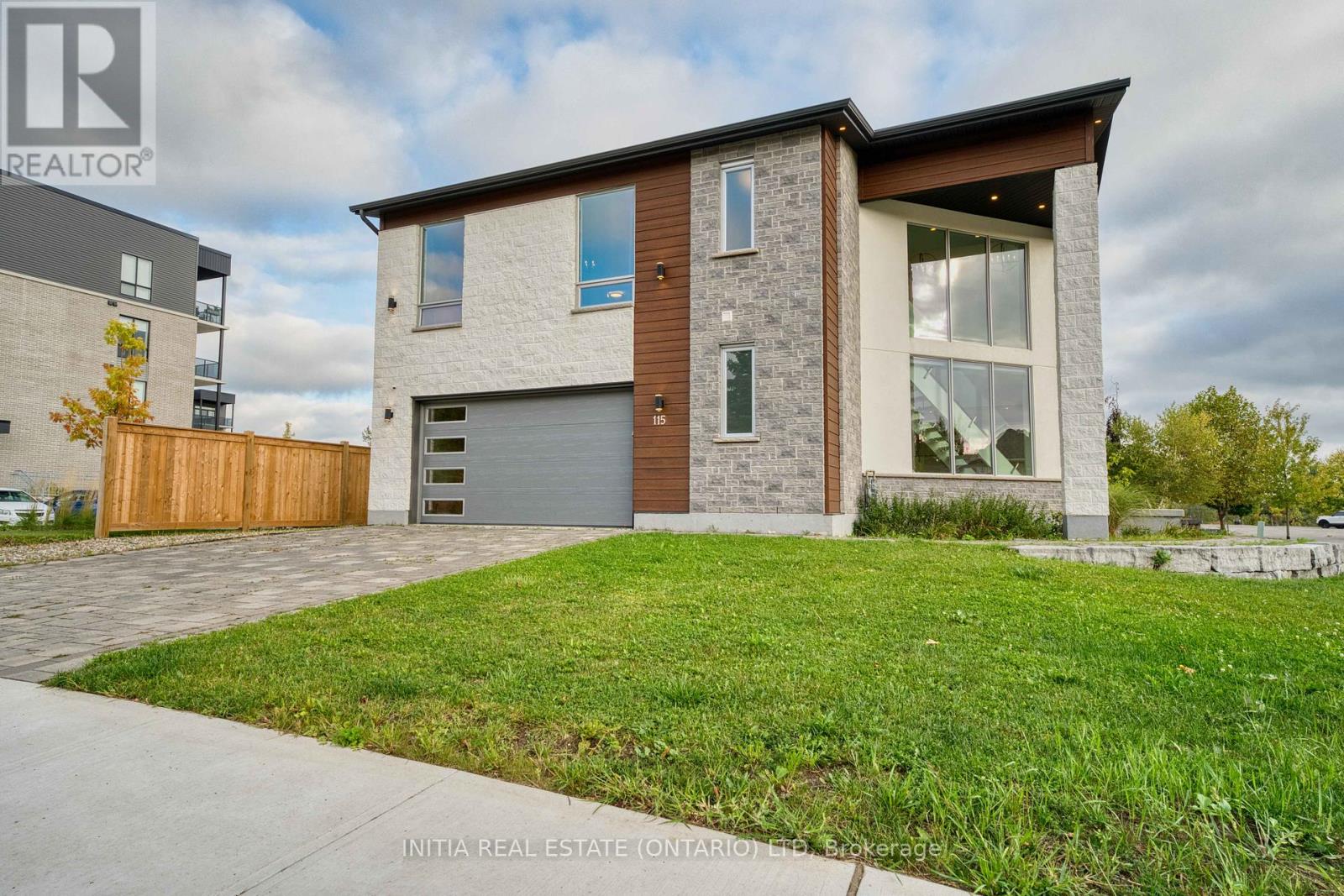 115 S Carriage Rd, London, ON N6H 0C6