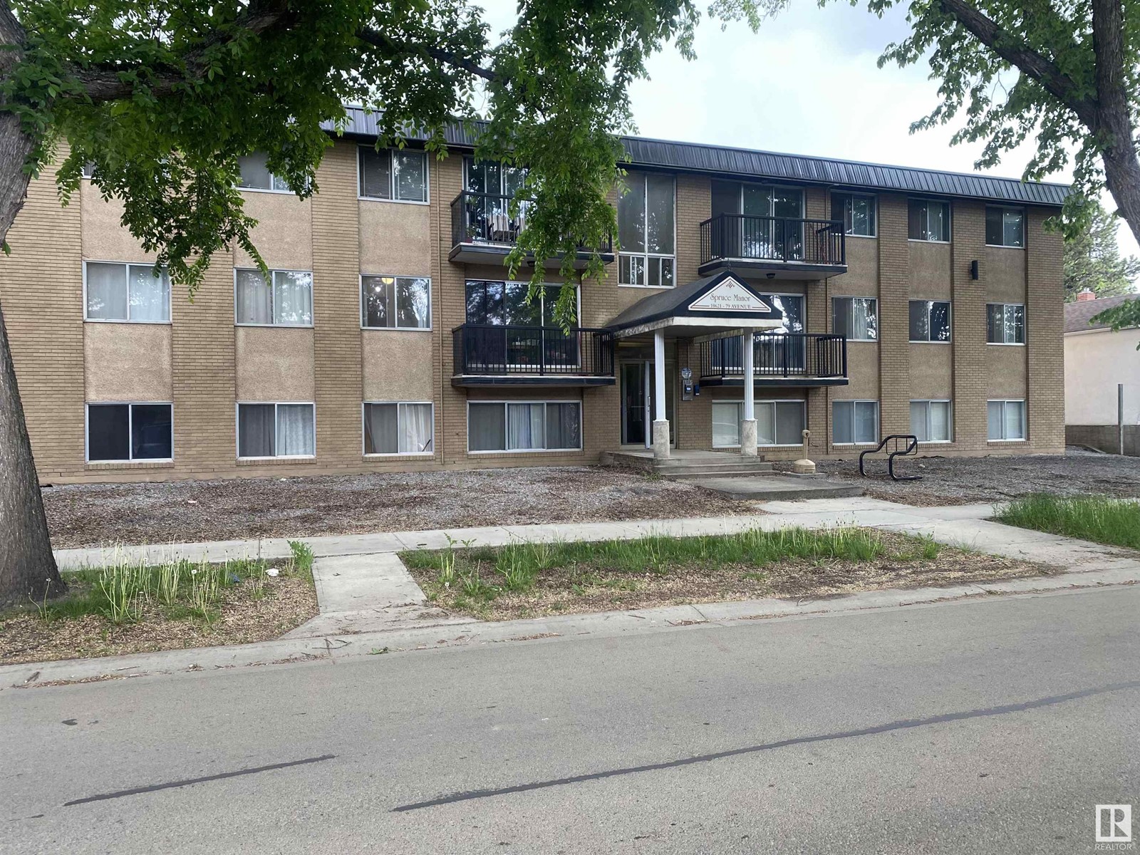 10621 79 Avenue Northwest #301, Edmonton, AB T6E 1S2