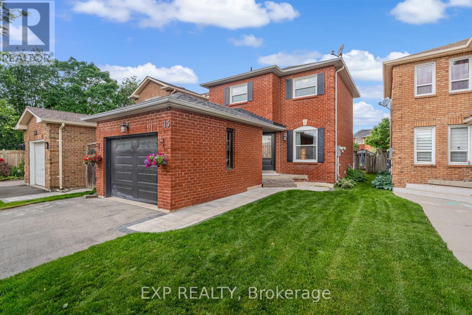 15 Smith Dr, Halton Hills, ON L7G 5K7