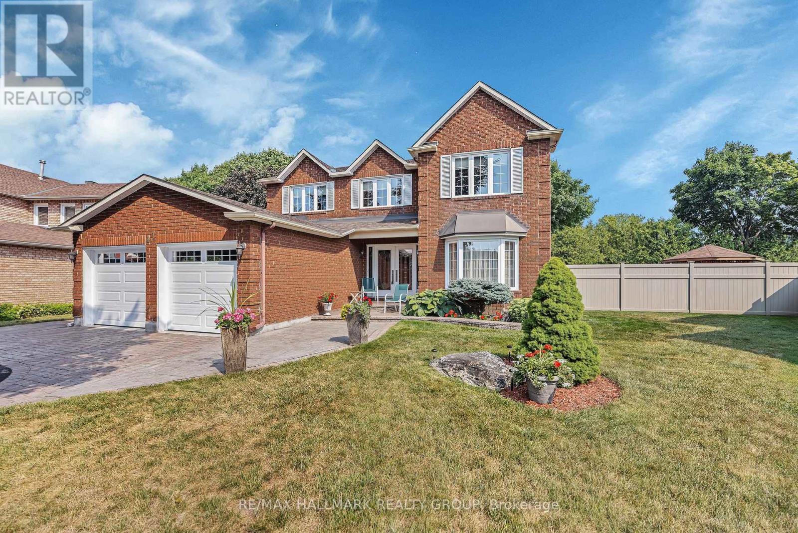 41 Claudet Cres, Ottawa, ON K1G 4R4