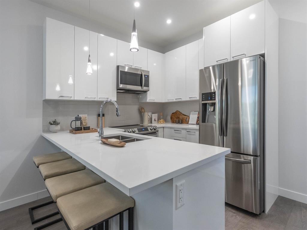 33886 Pine Street Unit 213, Abbotsford, BC V2S 2P3
