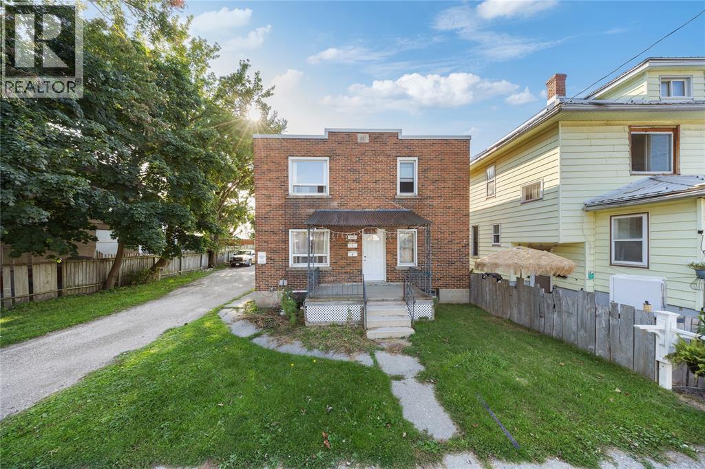 115 Brock St N, Sarnia, ON N7T 5Y9