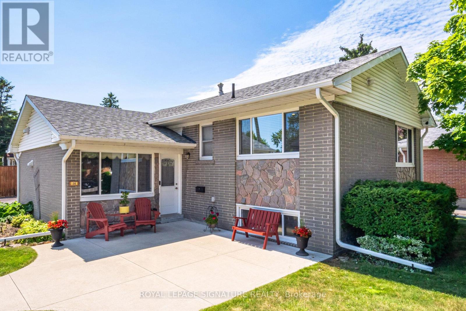24 Lesbury Ave, Brampton, ON L6W 3A4