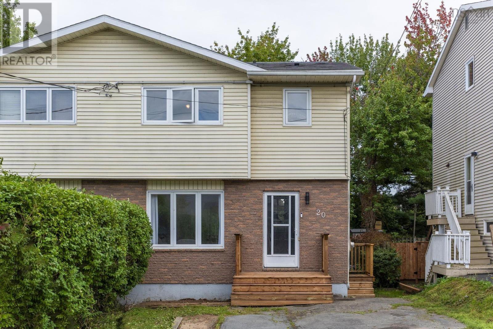 20 Oakwood Ct, Halifax, NS B2W 5P8