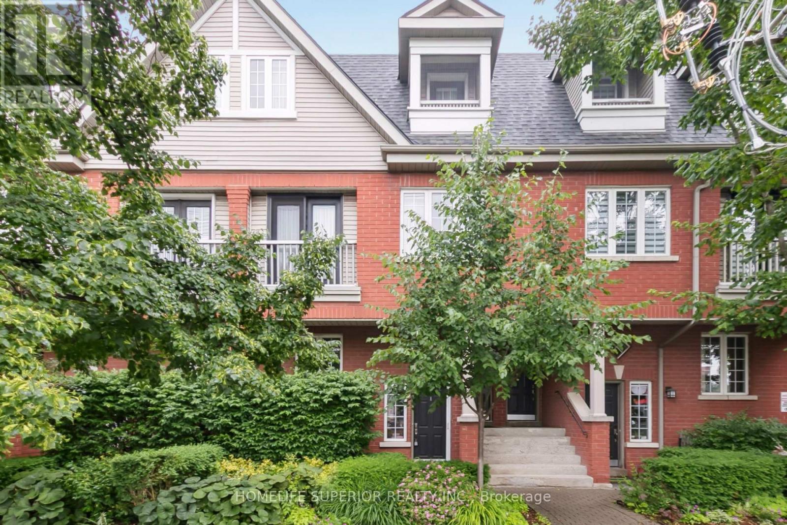 1 122 Strachan Ave, Toronto, ON M6J 3W4