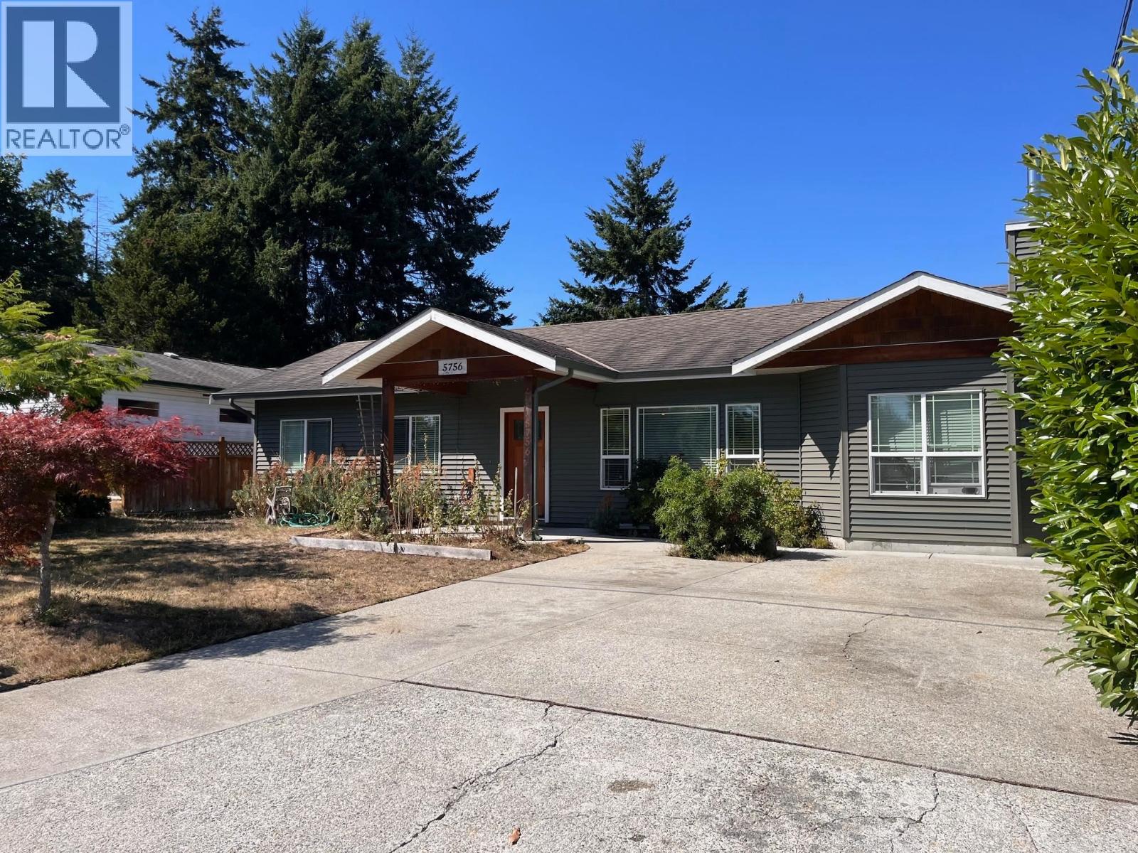 5756 Neptune Rd, Sechelt, BC V0N 3A0