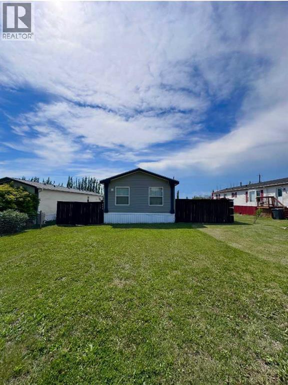 544 Queen St, Elnora, AB T0M 0Y0