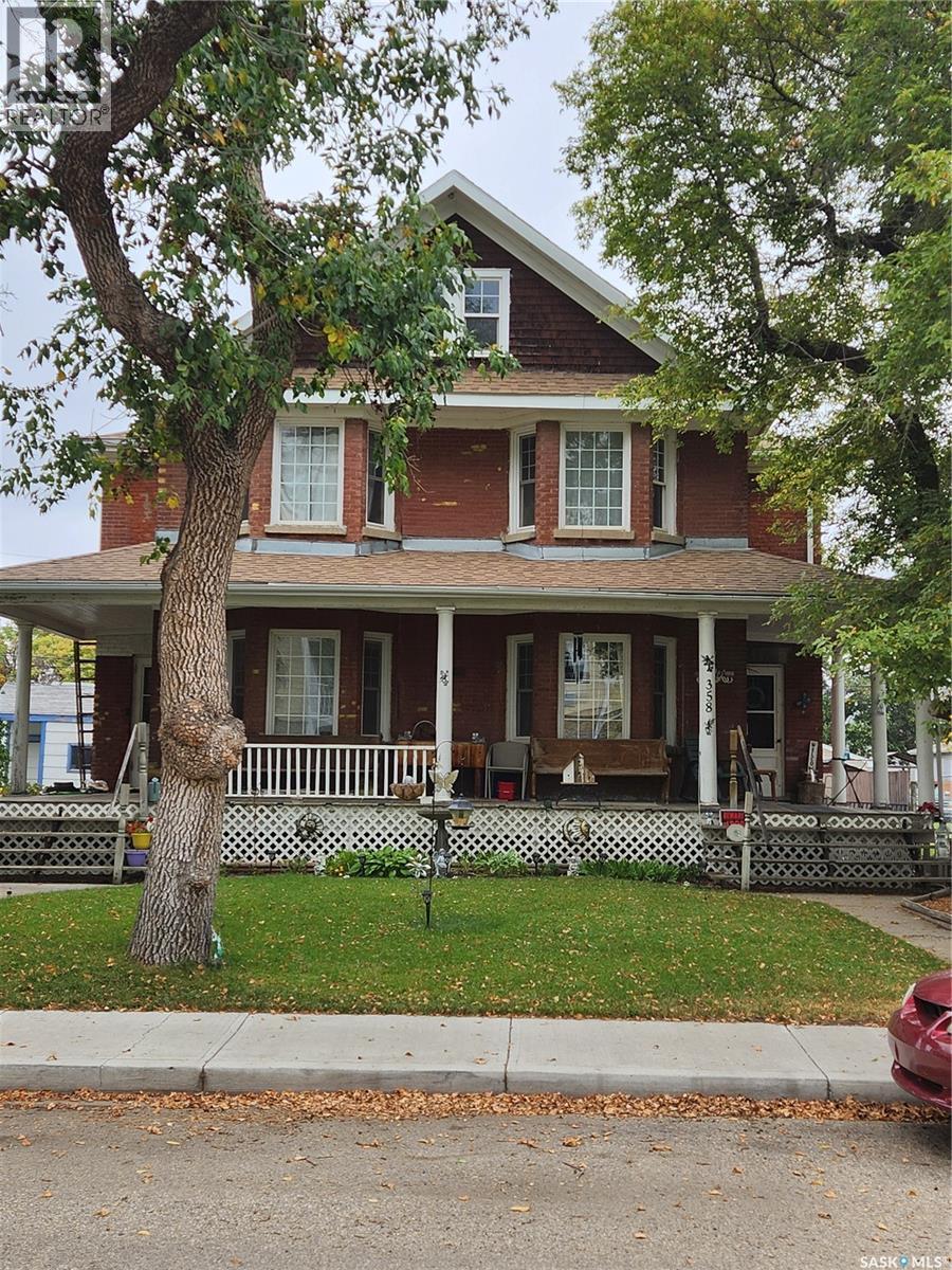 358-364 Stadacona St W, Moose Jaw, SK S6H 1Z6