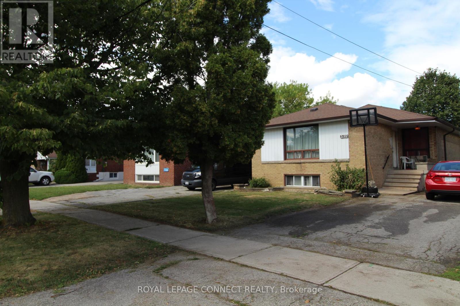 132 Ellendale Dr, Toronto, ON M1P 1P1