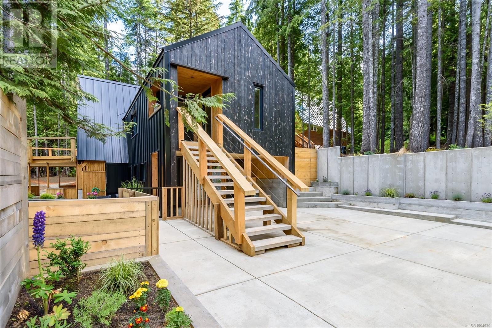8051 Forbidden Plateau Rd, Courtenay, BC V9J 1L2