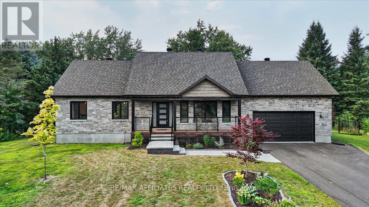 3 Longtin St, Clarence-Rockland, ON K0A 1E0