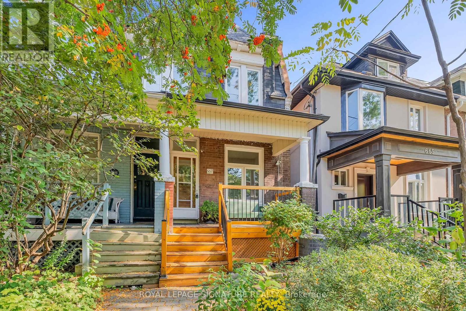 667 Shaw St, Toronto, ON M6G 3L8