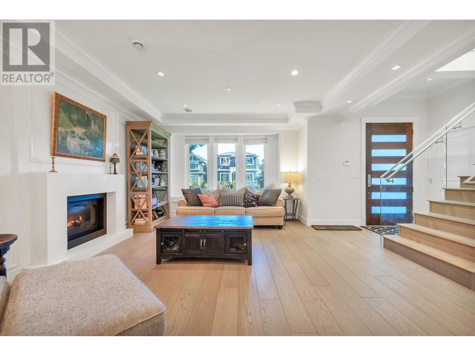5887 Battison St, Vancouver, BC V5R 4M7