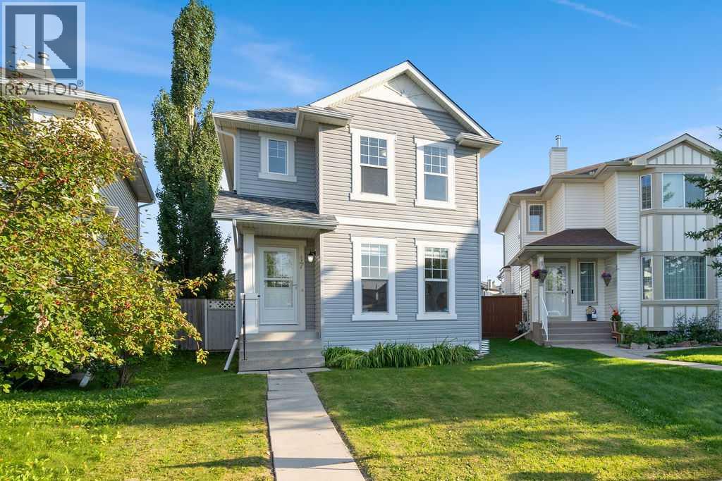 17 Coville Gdns NE, Calgary, AB T3K 5N8