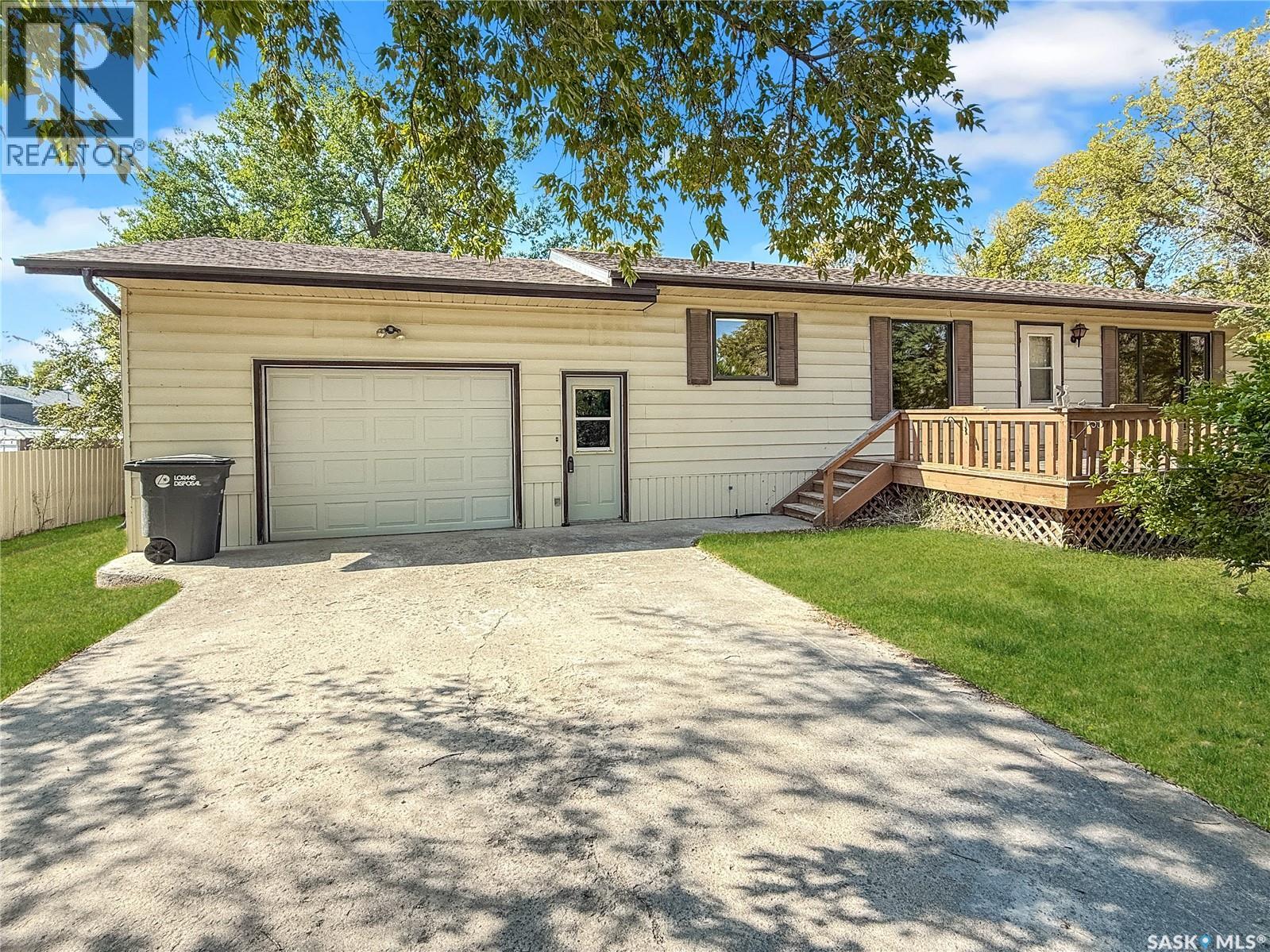 110 Main St, Sintaluta, SK S0G 4N0