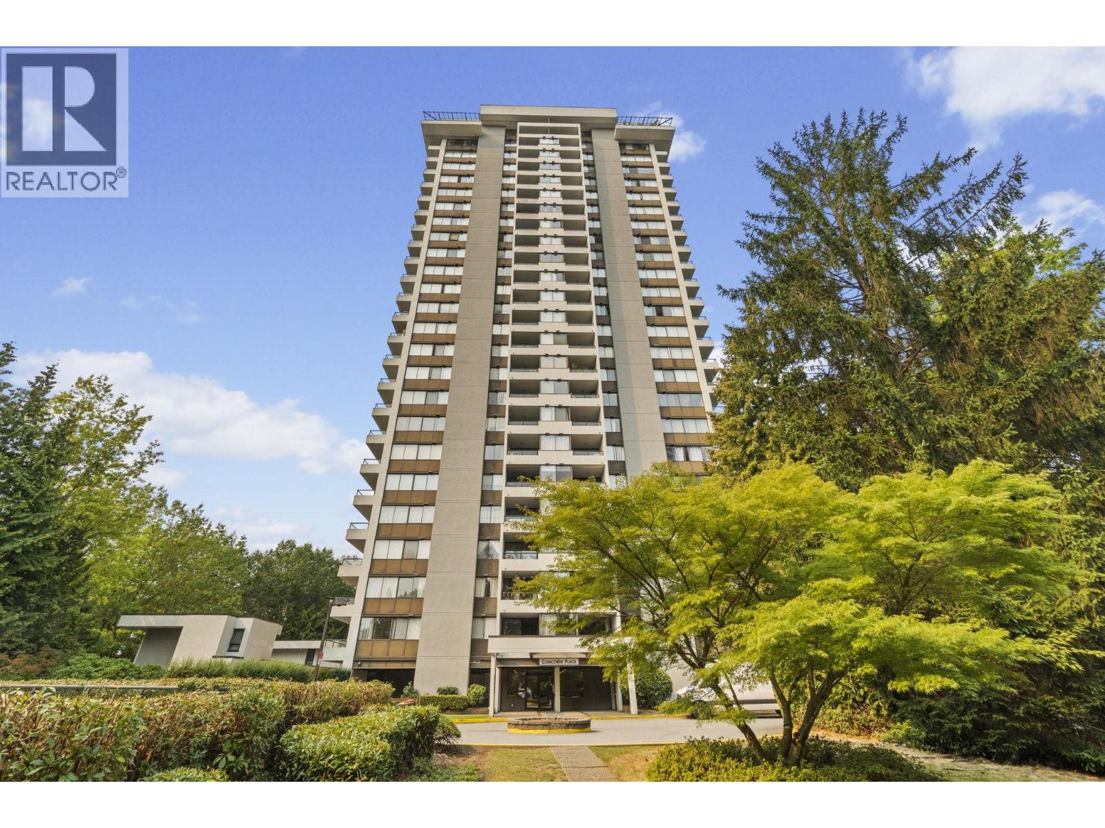 9521 Cardston Court Unit 401, Burnaby, BC V3N 4R8