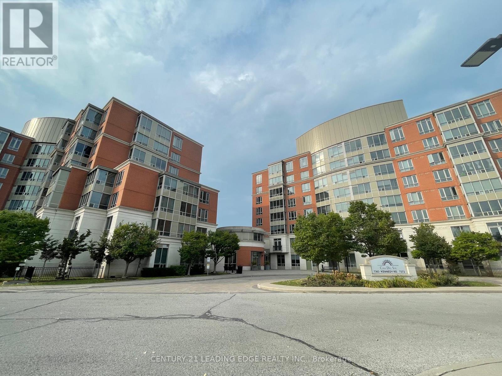 502 7373 Kennedy Rd, Markham, ON L3R 1H6