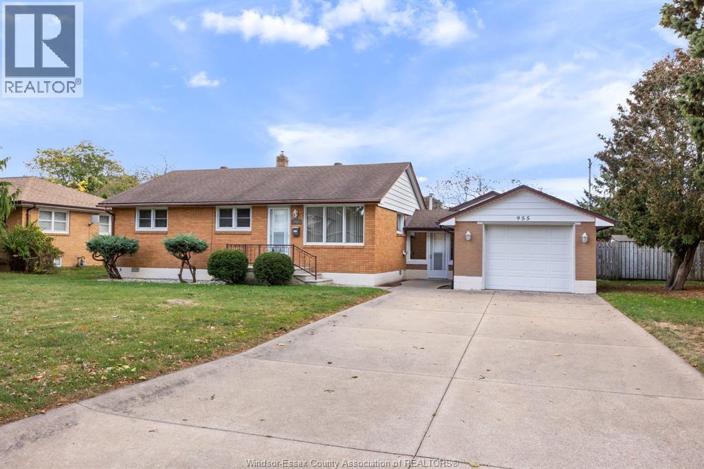 955 Scofield, Windsor, ON N9G 1L6