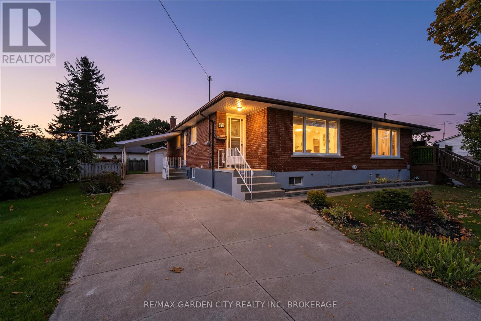 35 Allan Dr, St. Catharines Fairview, ON L2N 6H3