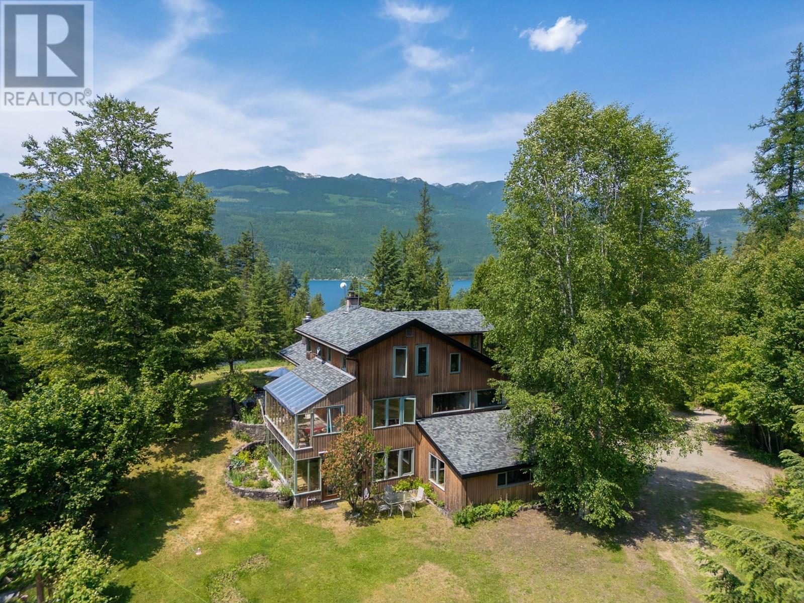 912 Riondel Rd, Riondel, BC V0B 2B0