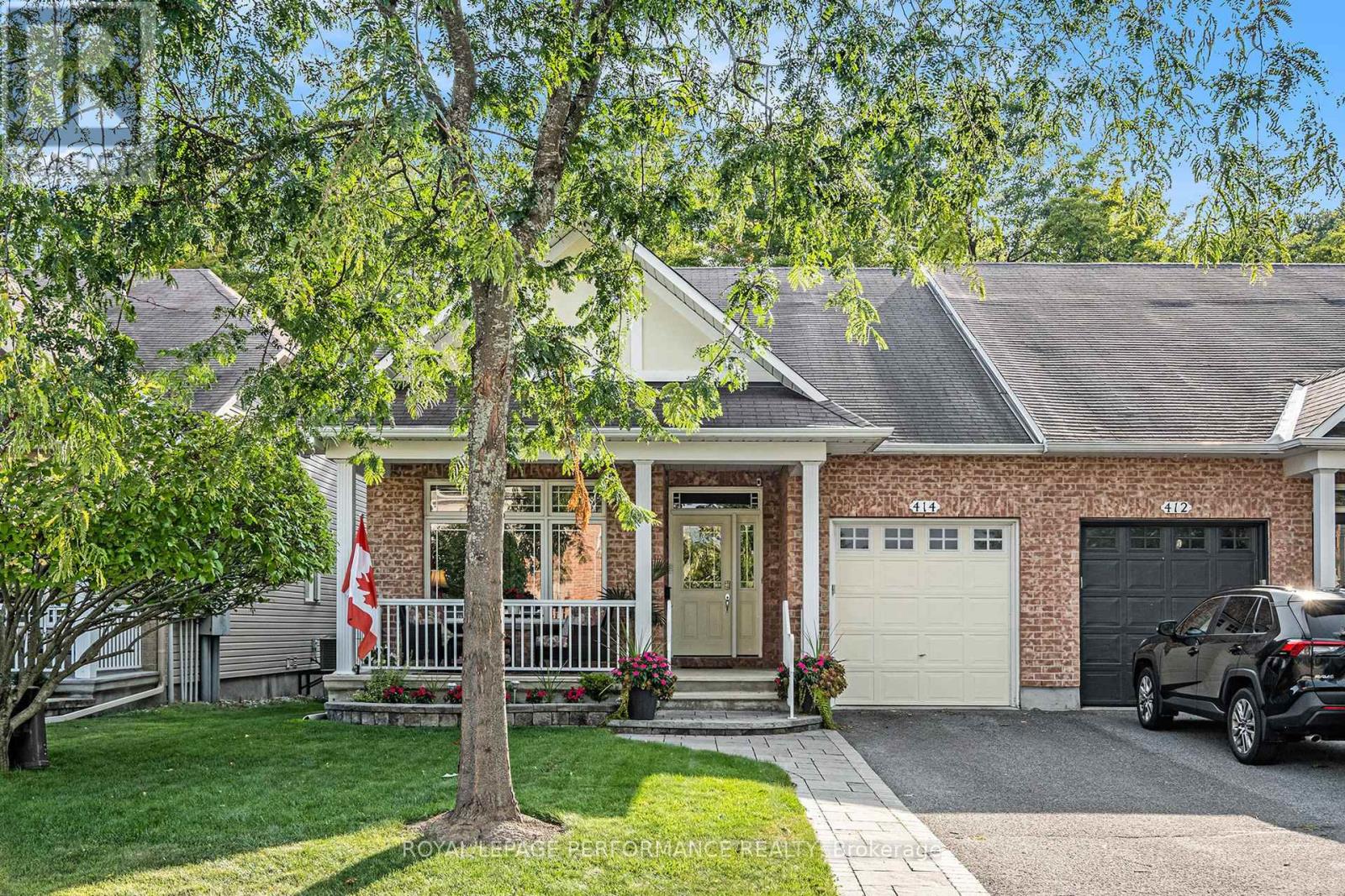 414 Statewood Dr, Ottawa, ON K2K 0B7