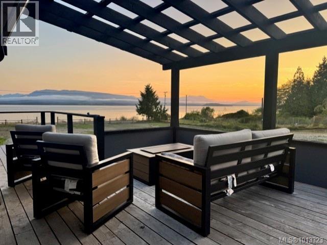 305 Kaleva Rd, Mount Waddington A, BC V0N 3E0