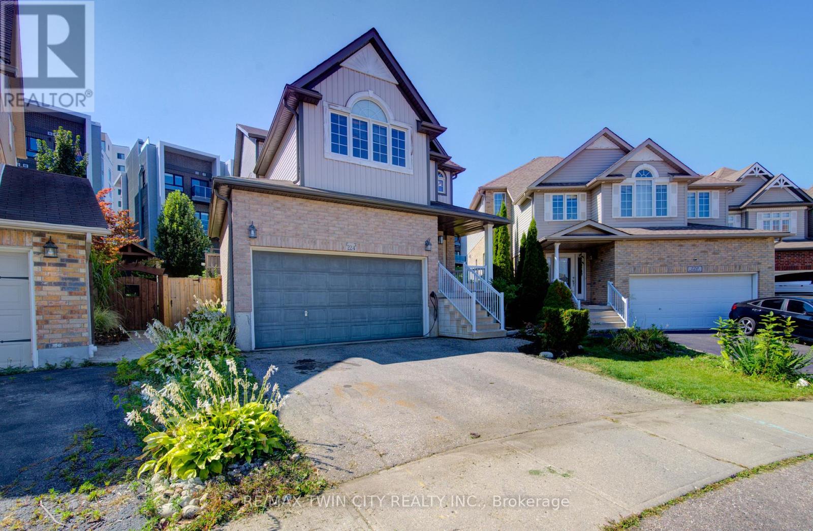 224 Sunny Meadow Ct, Kitchener, ON N2N 3R3