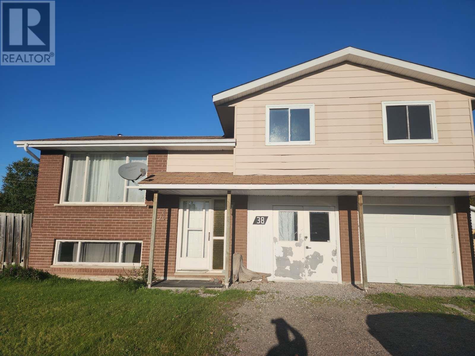 38 Eastgrove Cres, Terrace Bay, ON P0T 2W0
