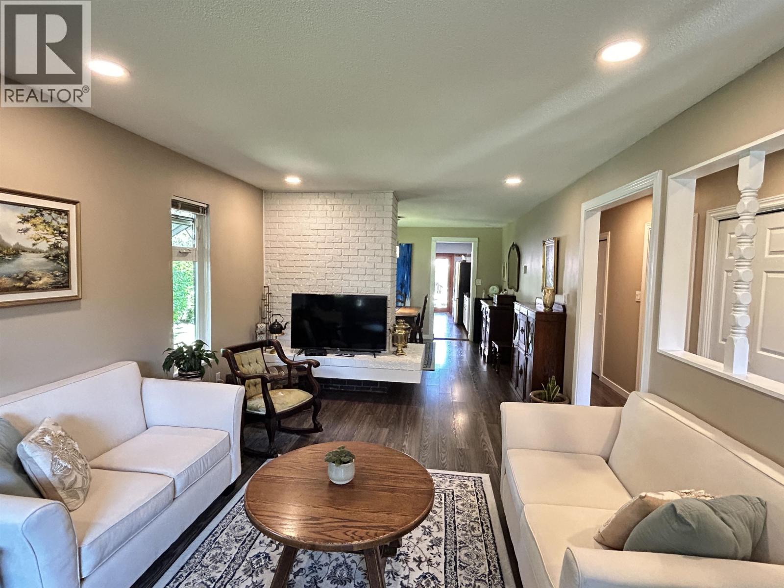 1798 Garden Ave, North Vancouver, BC V7P 3A7