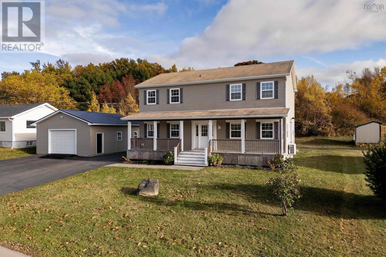 25 Brownell Ave, Amherst, NS B4H 1Z8