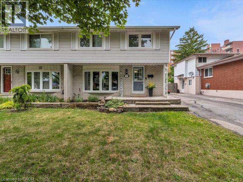 39 Meadowlark Dr, Hamilton, ON L9A 2K4