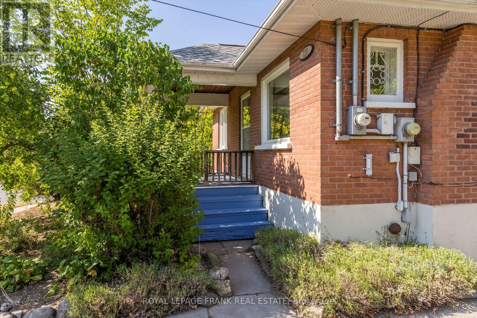 720 Bethune St, Peterborough, ON K9H 4A4
