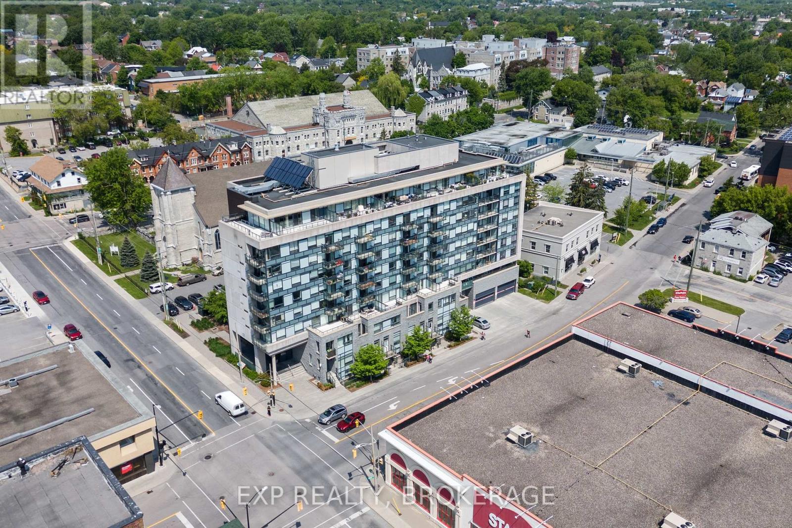 306 121 Queen St, Kingston, ON K7K 0G6