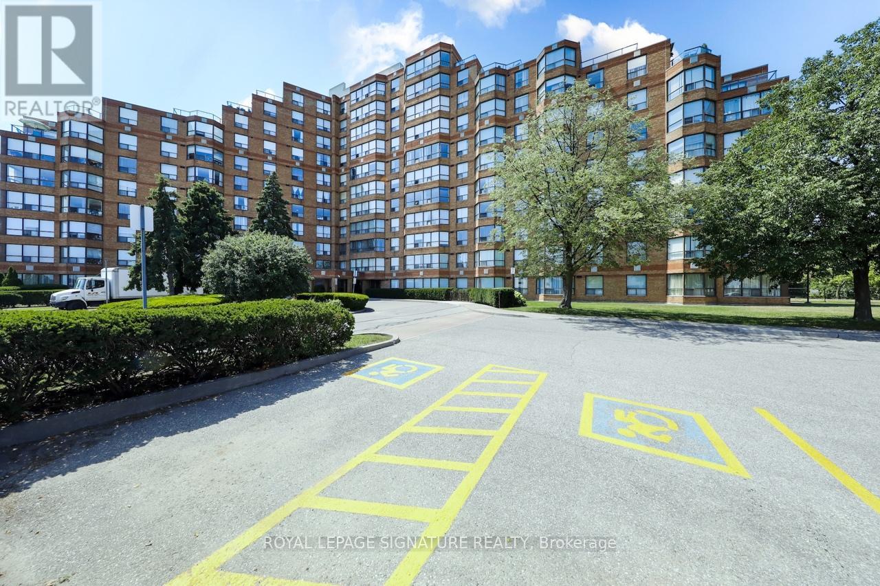 904 6 Humberline Dr, Toronto, ON M9W 6X8