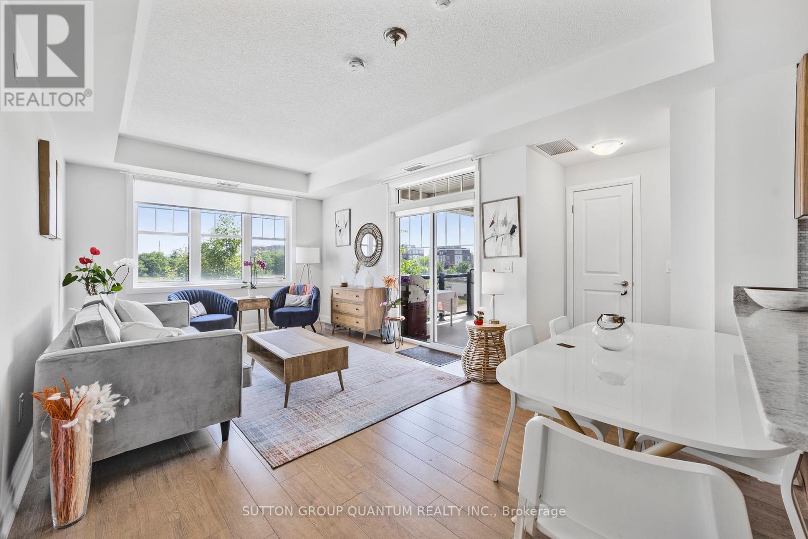201 275 Roxton Rd, Oakville, ON L6H 7K3
