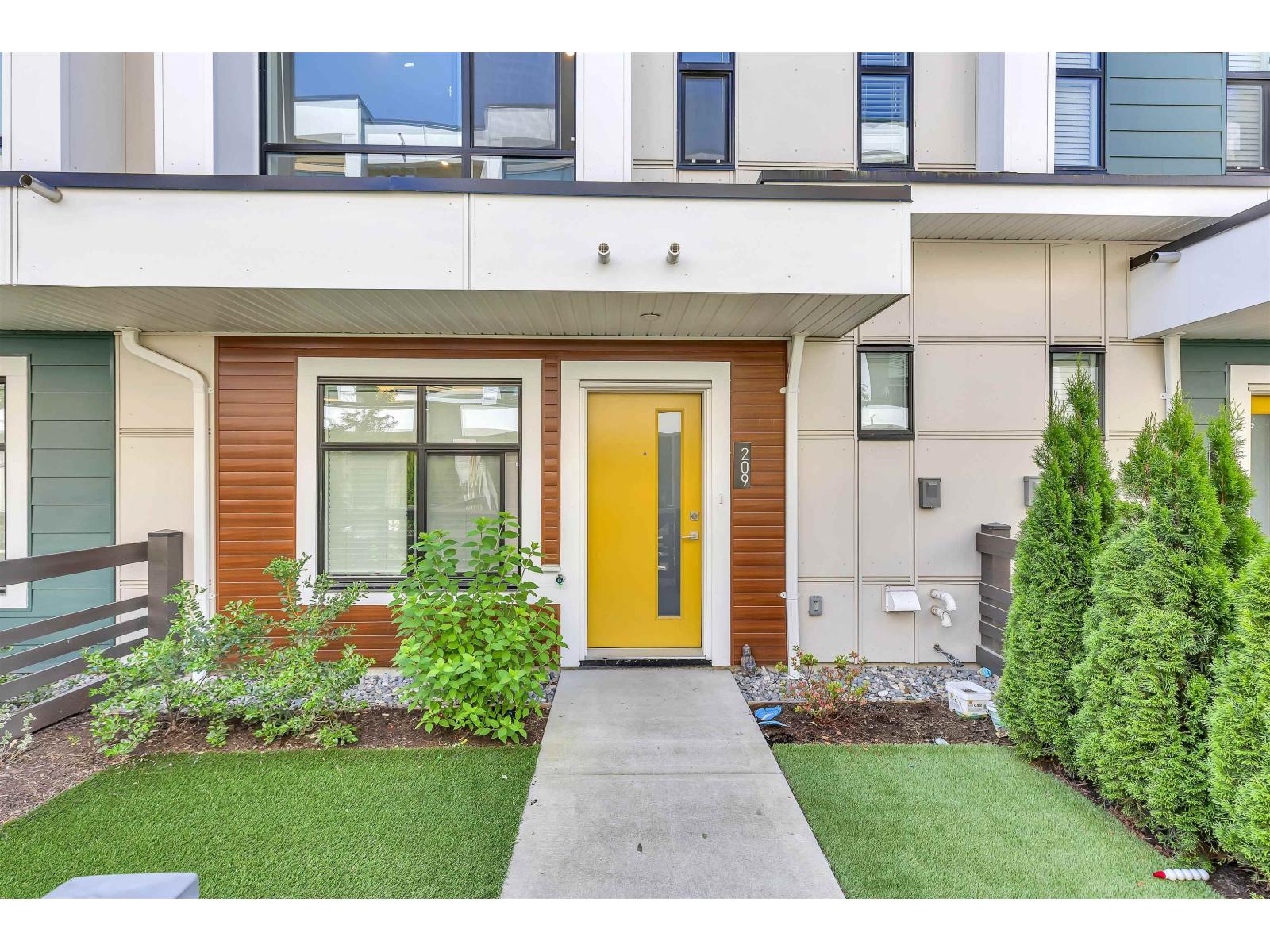 46150 Thomas Roadvedder Crossing Unit 209, Chilliwack, BC V2R 6H3