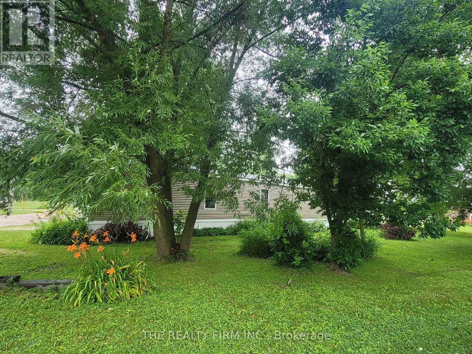18 75049 Hensall Rd, Huron East, ON N0K 1G0
