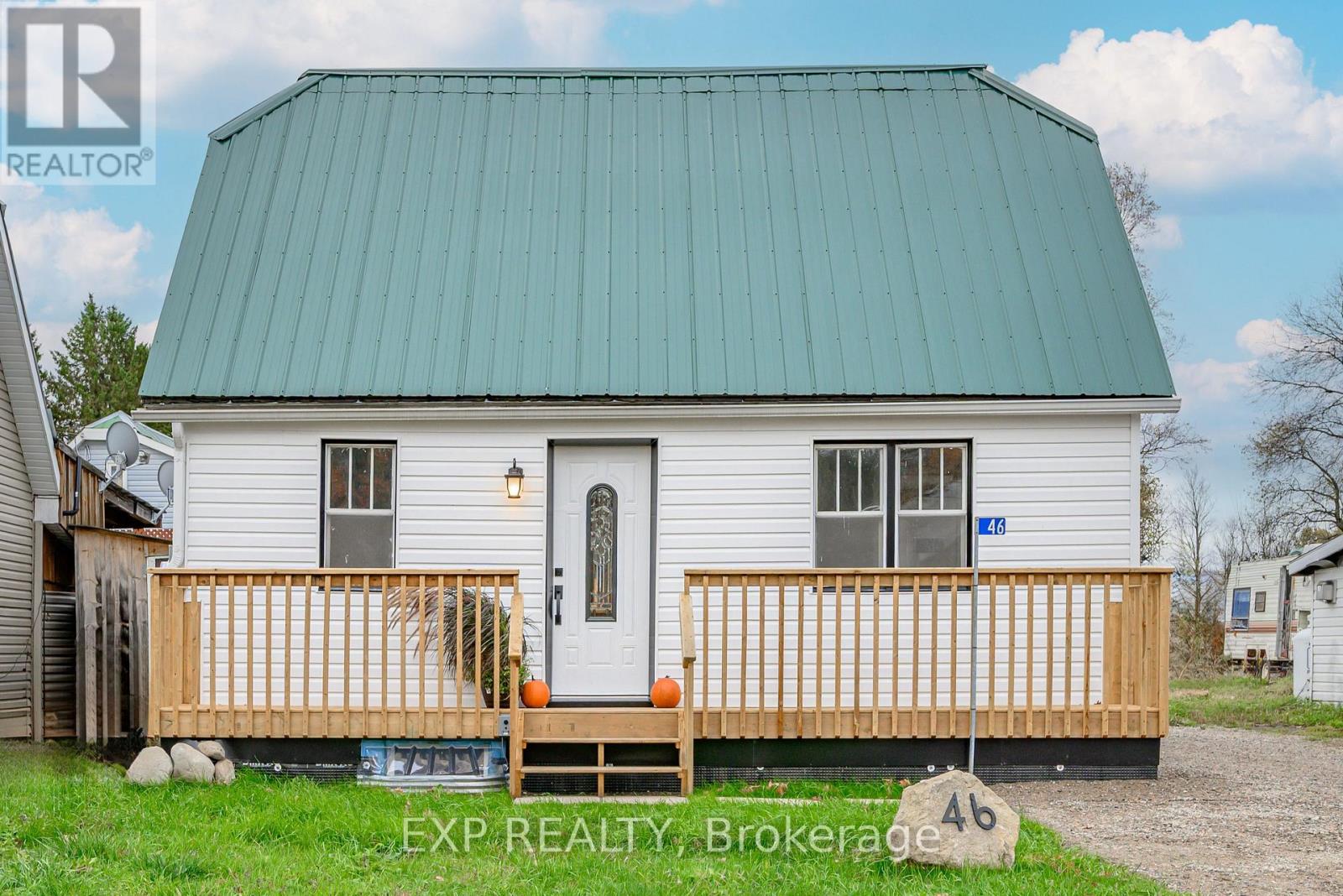 46 Young St, Hastings Highlands, ON K0L 2S0