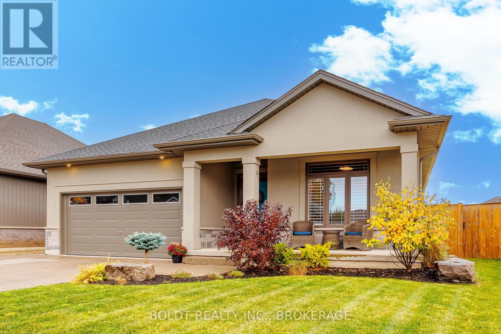 127 N Valley Dr, Welland, ON L3C 7B6