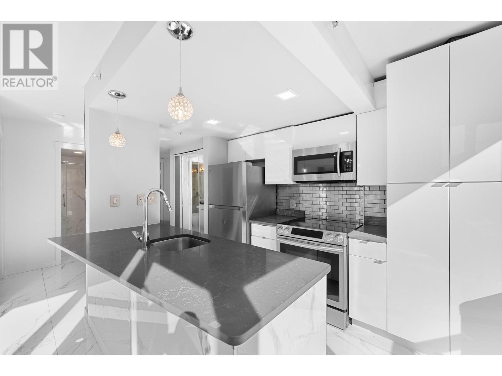 1188 Howe Street Unit 702, Vancouver, BC V6Z 2S8