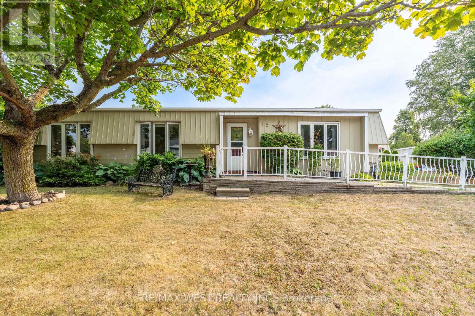 16 Wheelhouse Dr, Clarington Bowmanville, ON L1B 1B9
