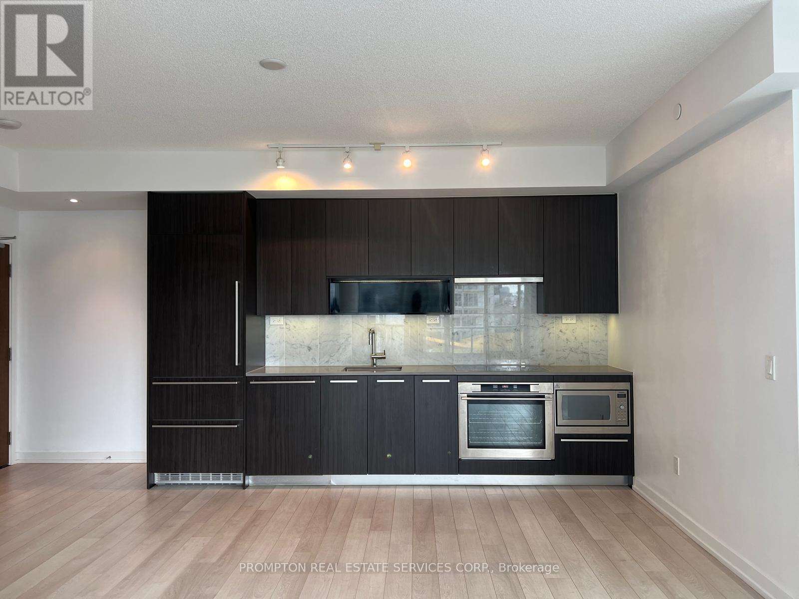 511 115 Mcmahon Dr, Toronto, ON M2K 0E4