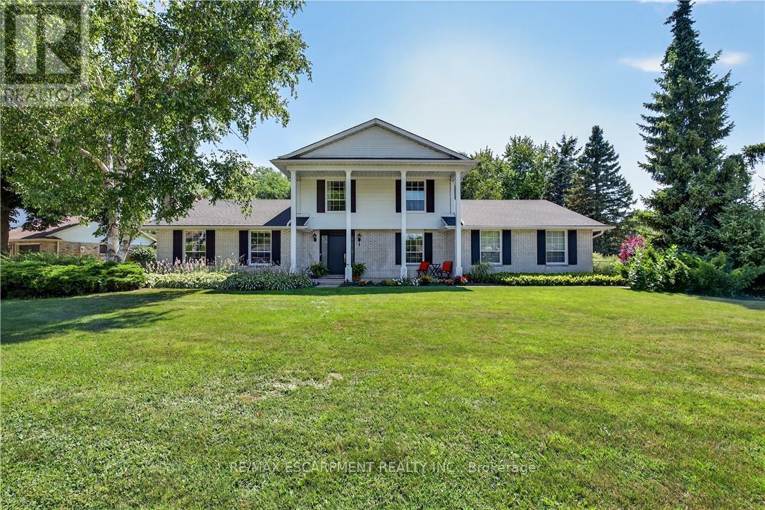 1 Acredale Dr, Hamilton, ON L0R 1H2